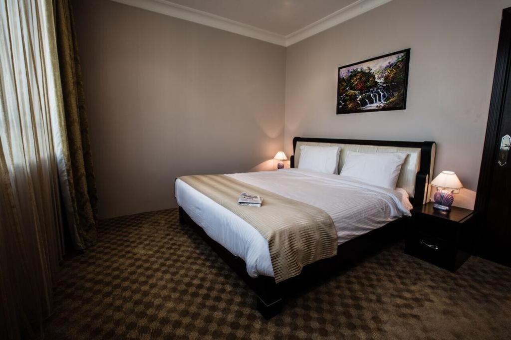 Sara Palace Apartments- family only